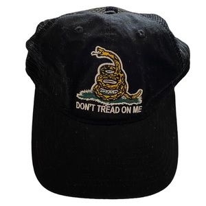 𝗗𝗢𝗡‘𝗧 𝗧𝗥𝗘𝗔𝗗 𝗢𝗡 𝗠𝗘 𝗛𝗔𝗧 🧢